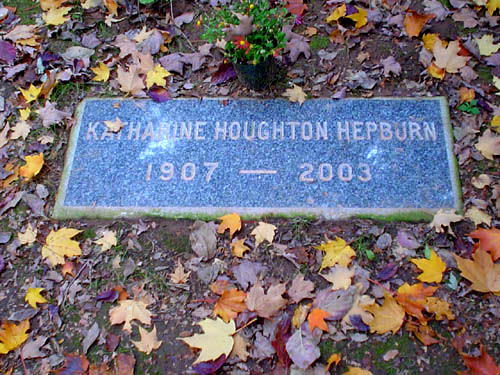 K-Hepburn-gravestone