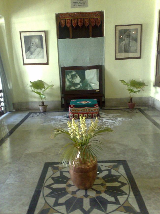 Jorasanko Thakur Bari , Calcuta ; la habitación en la que murió Tagore en 1941.