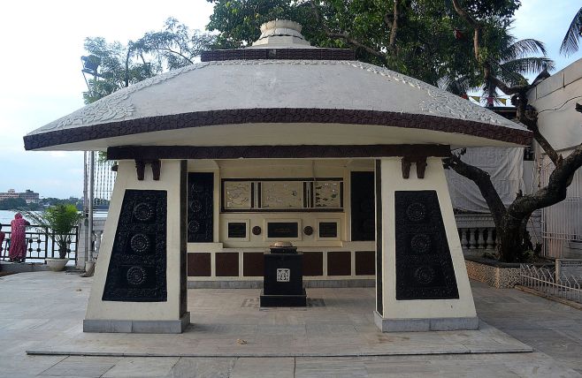 Monumento a Rabindranath Tagore, crematorio de Nimtala, Calcuta