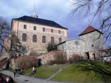 1024px-Akershus_castle_Oslo_Norway_001
