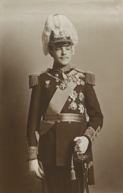 800px-Manoel_II,_King_of_Portugal,_c._1909
