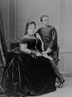 A Isabel II y Alfonso XII