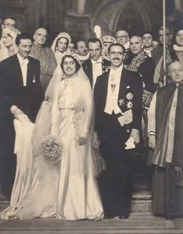 Maria_Francesca_of_Savoy_and_Luigi_Carlo_of_Bourbon-Parma_wedding_1939-01-23