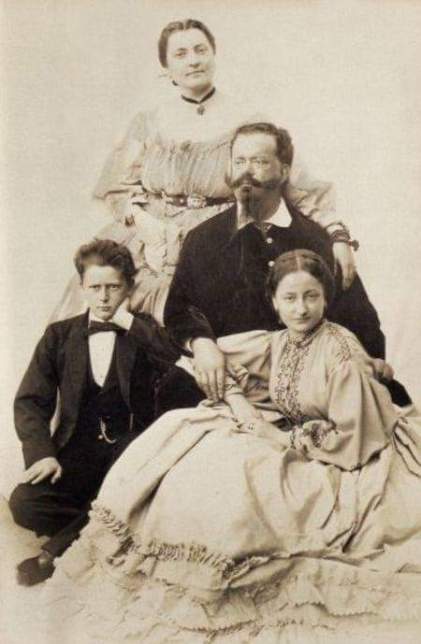 Victor_Emmanuel_II_with_morganatic_wife_and_their_children