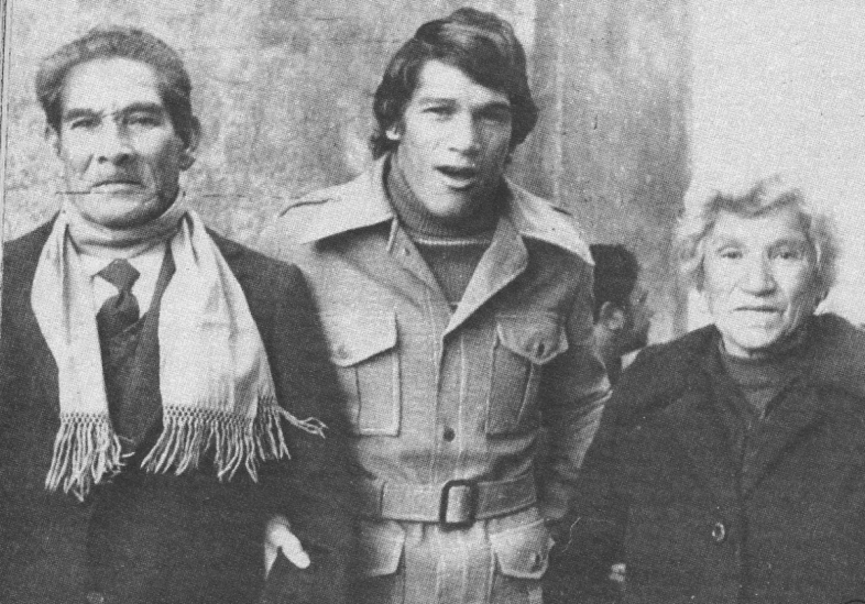 Monzón y sus padres, don Roque y doña Amalia, cuando ya era campeón del mundo.