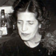 María Teresa Lara Aguirre del Pino, hermana