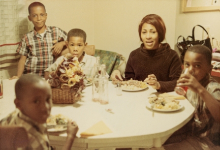 Tina Turner y sus hijos (1967)