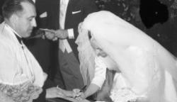 boda-de-carmen-sevilla-y-augusto-alguero-en-el-pilar-hace-60-anos-4.r_d.754-230